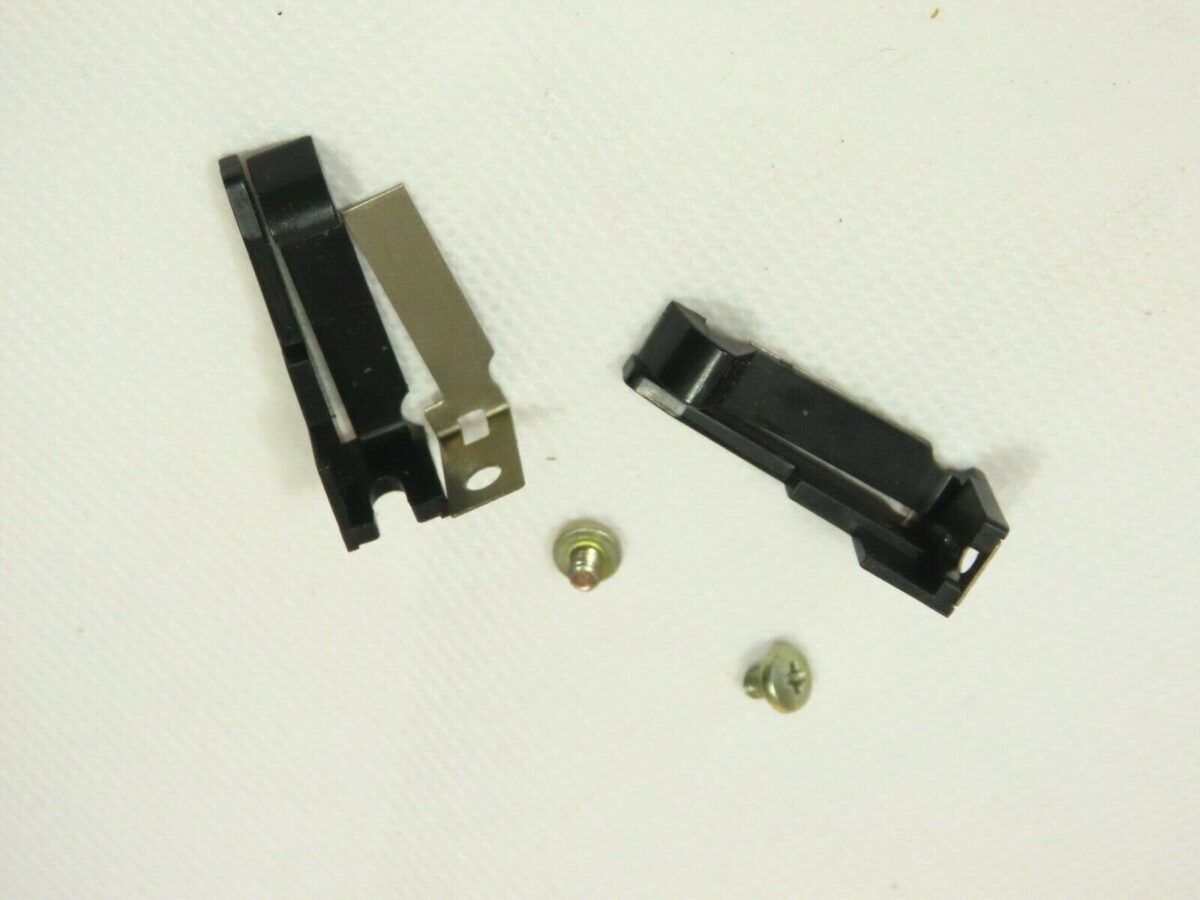 > DUAL C824 < Pair of Cassette Guide Left & Right Tape Deck Part 270 514 /A18 - Image 3