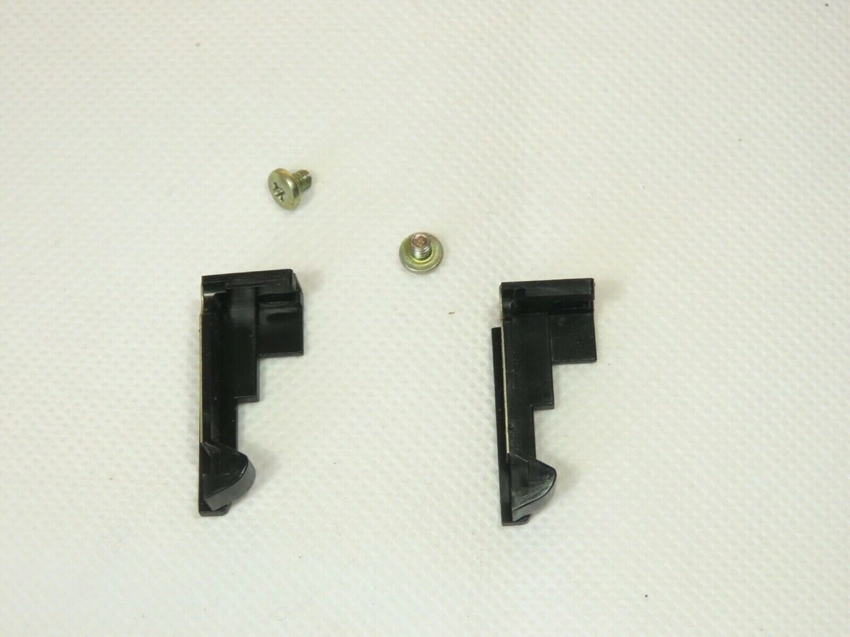 > DUAL C824 < Pair of Cassette Guide Left & Right Tape Deck Part 270 514 /A18