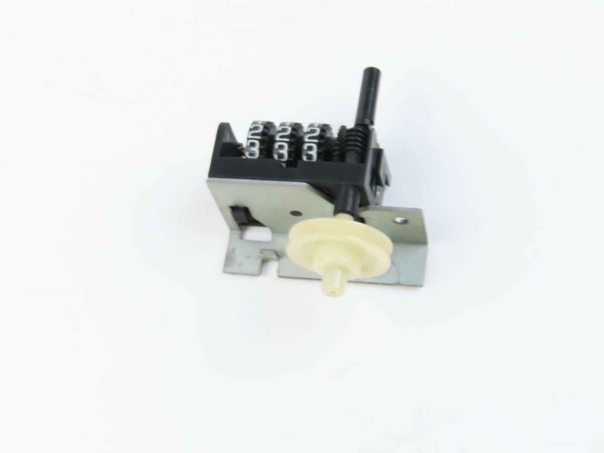 *Kenwood KX-770R* Counter Tape Deck Part /B580 - Image 4