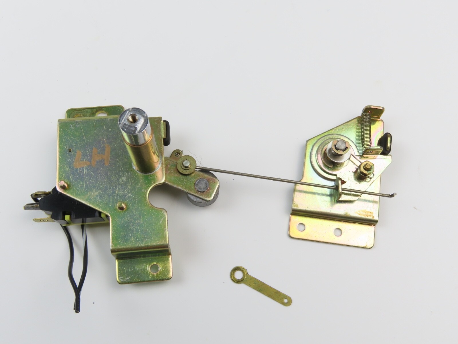 *AKAI GX-650D* Dumper Block Left Side LH Reel to Reel Part /AK686