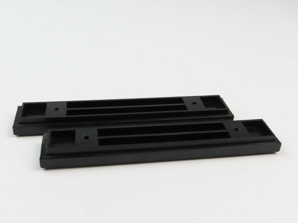 *AKAI GX-650D* Pair of Feet Legs (no screws) Reel to Reel Part /AK682 - Image 3