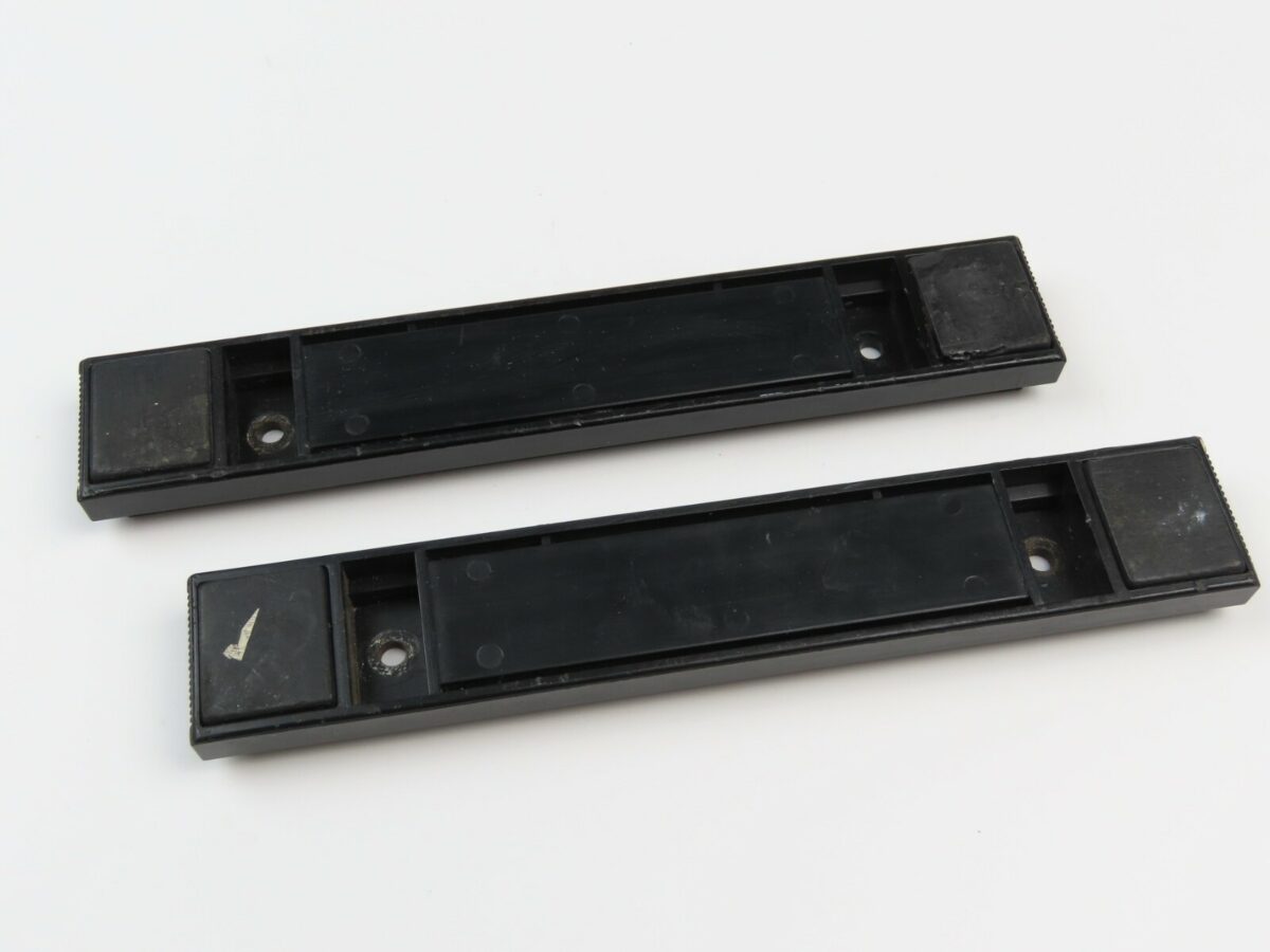 *AKAI GX-650D* Pair of Feet Legs (no screws) Reel to Reel Part /AK682 - Image 4