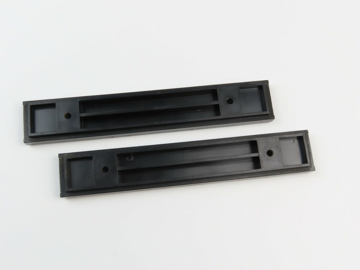 *AKAI GX-650D* Pair of Feet Legs (no screws) Reel to Reel Part /AK682