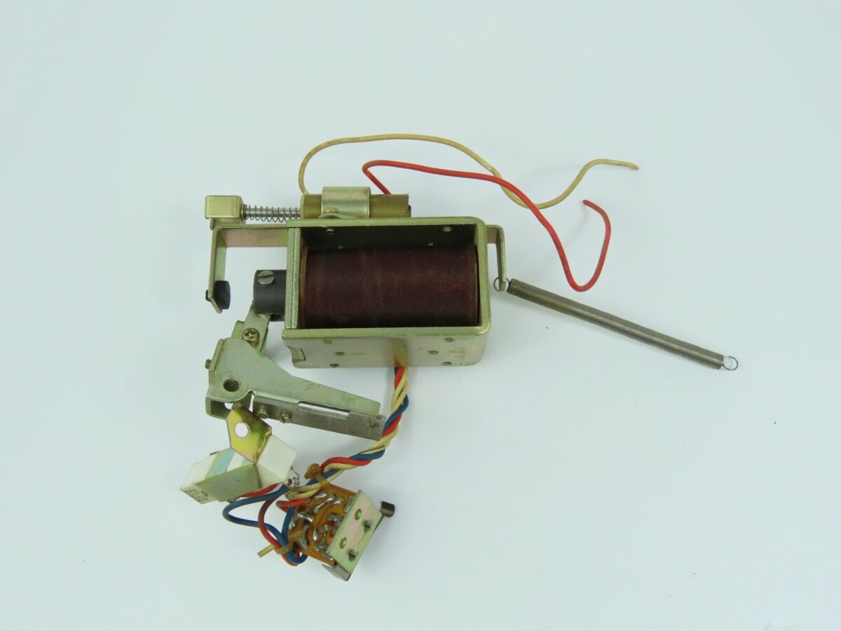 > Nakamichi 700 < Head Base Solenoid with Dumper Tape Deck Part /ND98 - Image 5