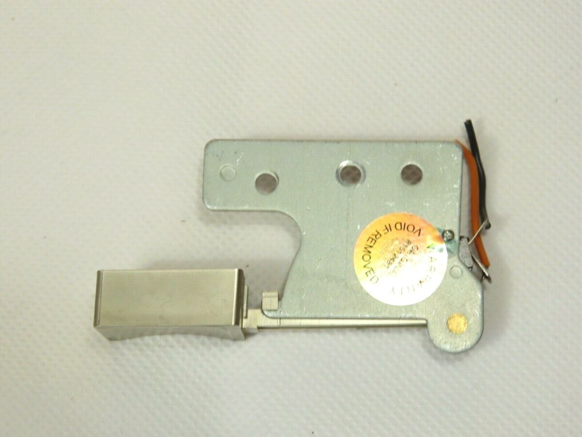 > DUAL C824 < Left Stop Key with Microswitch Tape Deck Part 270 168 /A16 - Image 5