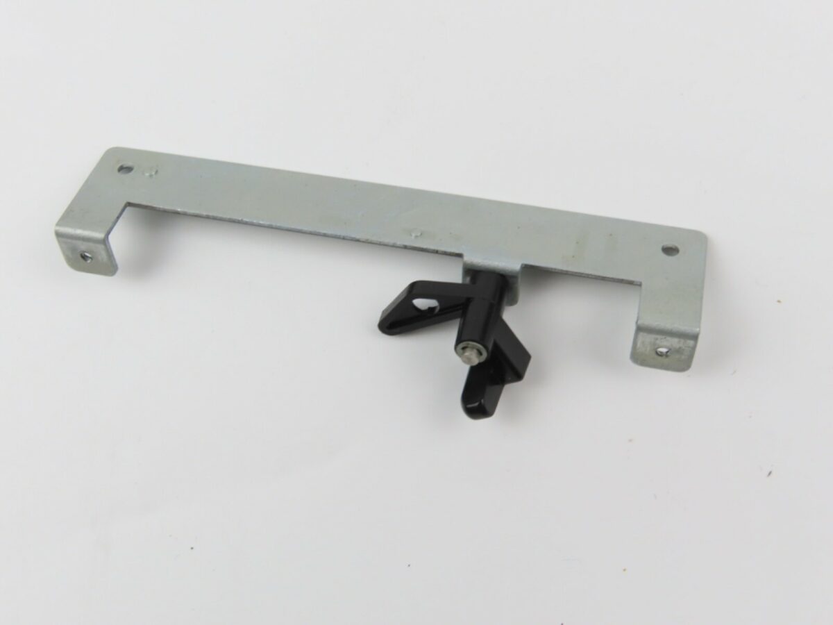 Nakamichi RX-202E* Cassette Hold Arm with Bracket Tape Deck Parts /ND464