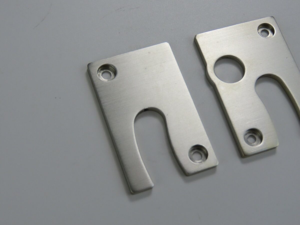 Pioneer RT-707 - Base Cover Plates Left & Right /PN110 - Image 3