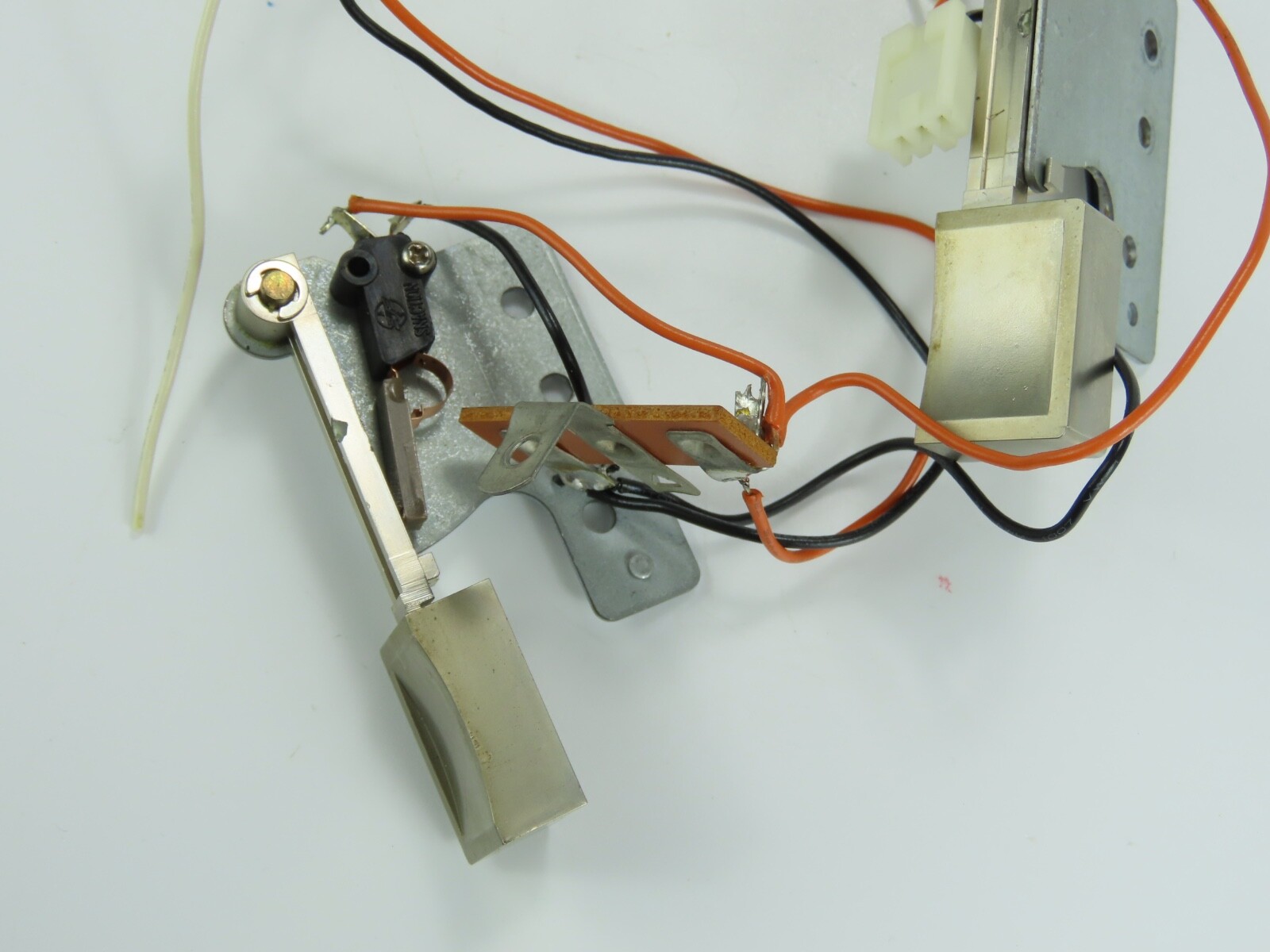 *DUAL C824* Stop Key Left & Right Tape Deck Parts /A387 - Image 3