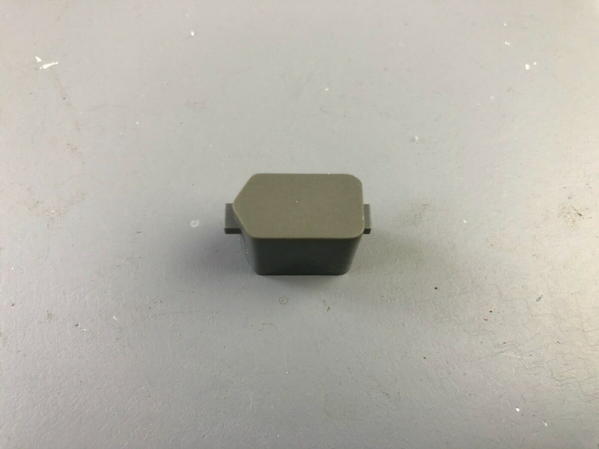 > REVOX B225 < Switch Button in Grey Compact Disc CD Parts /RD77