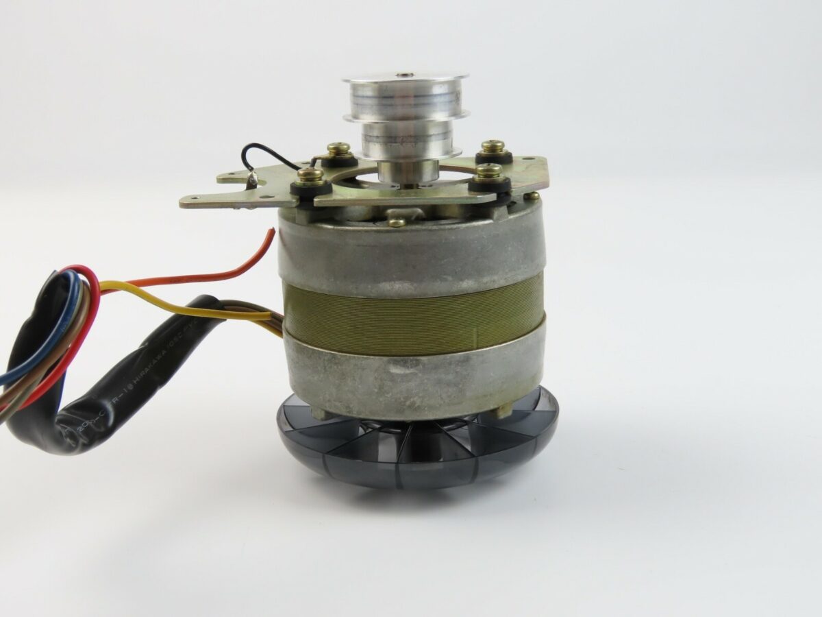 Teac A-3300 - Capstan Motor EM282 with Pulley /T655 - Image 6