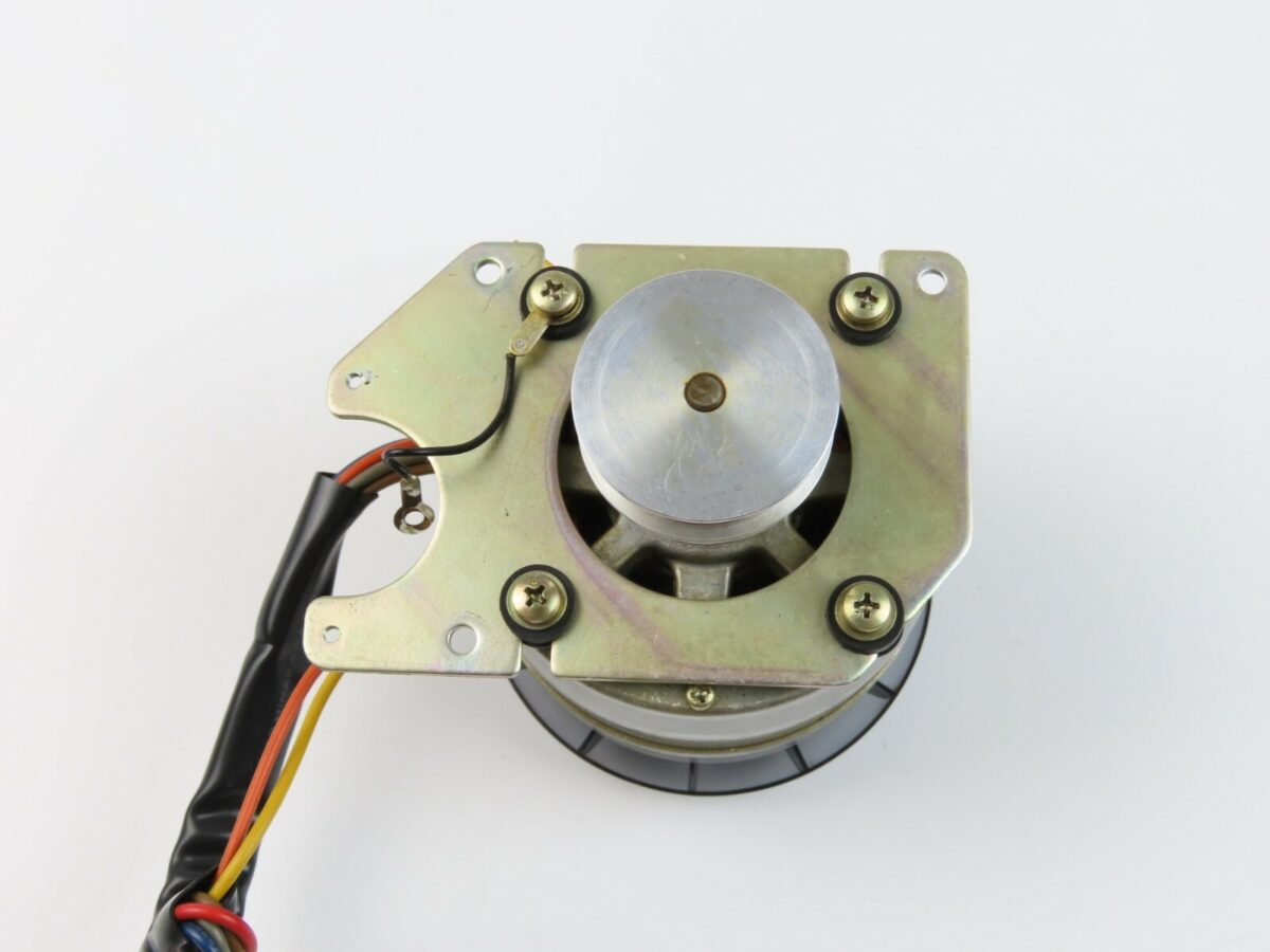 Teac A-3300 - Capstan Motor EM282 with Pulley /T655 - Image 7