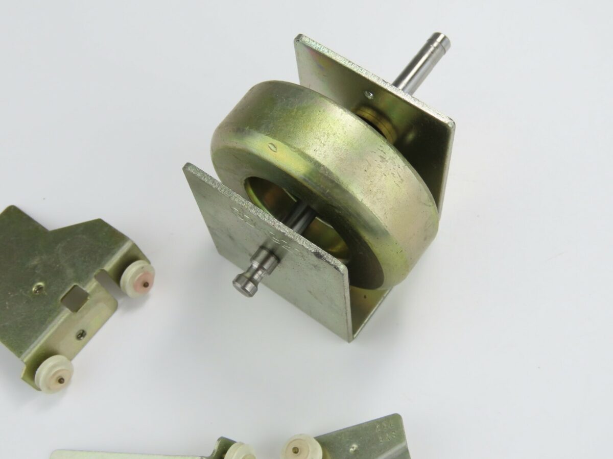 Technics ST-9030 Tuner Cord Flywheel and Pulley Tuner Part /CH44 - Image 4