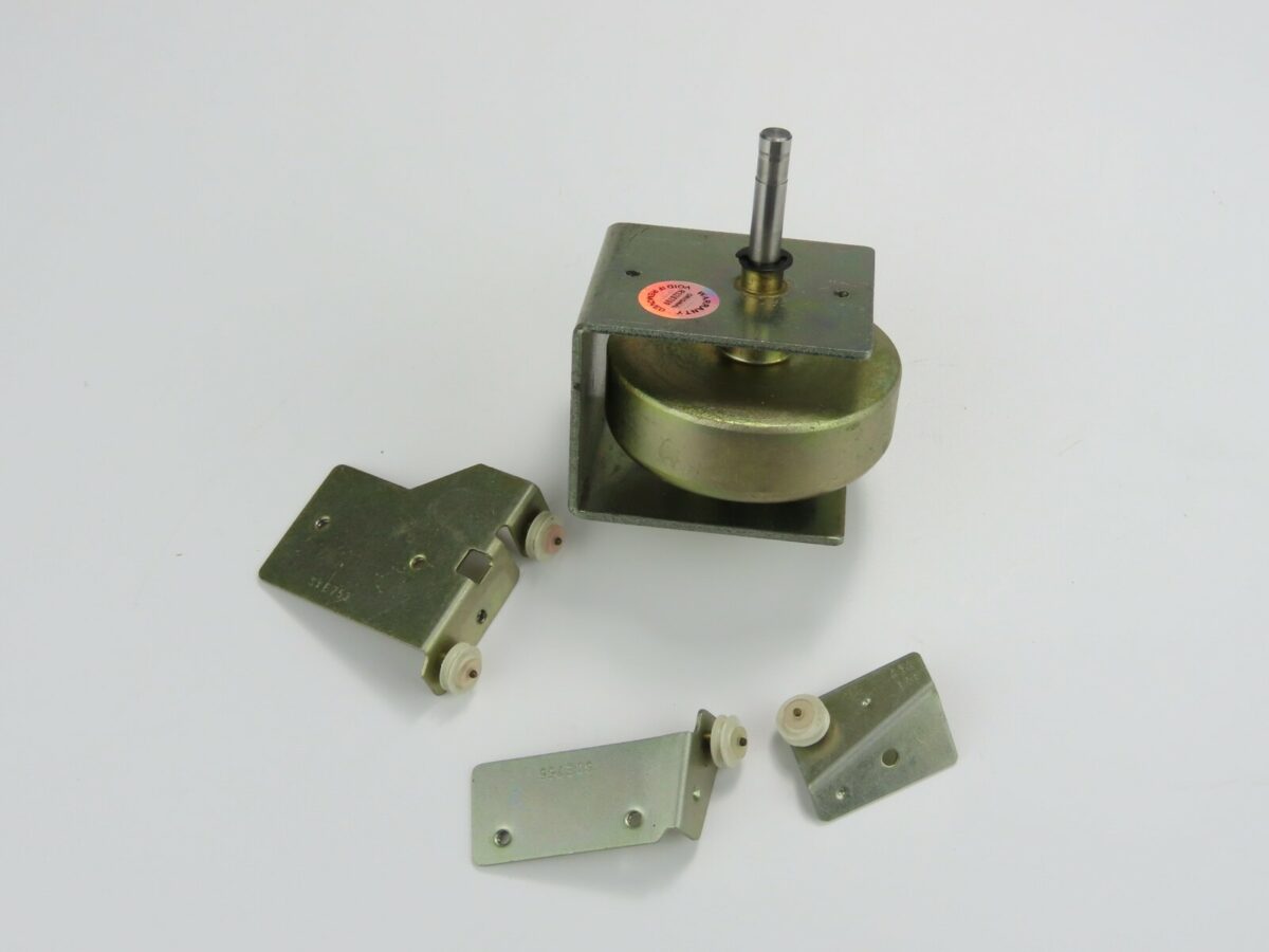 Technics ST-9030 Tuner Cord Flywheel and Pulley Tuner Part /CH44