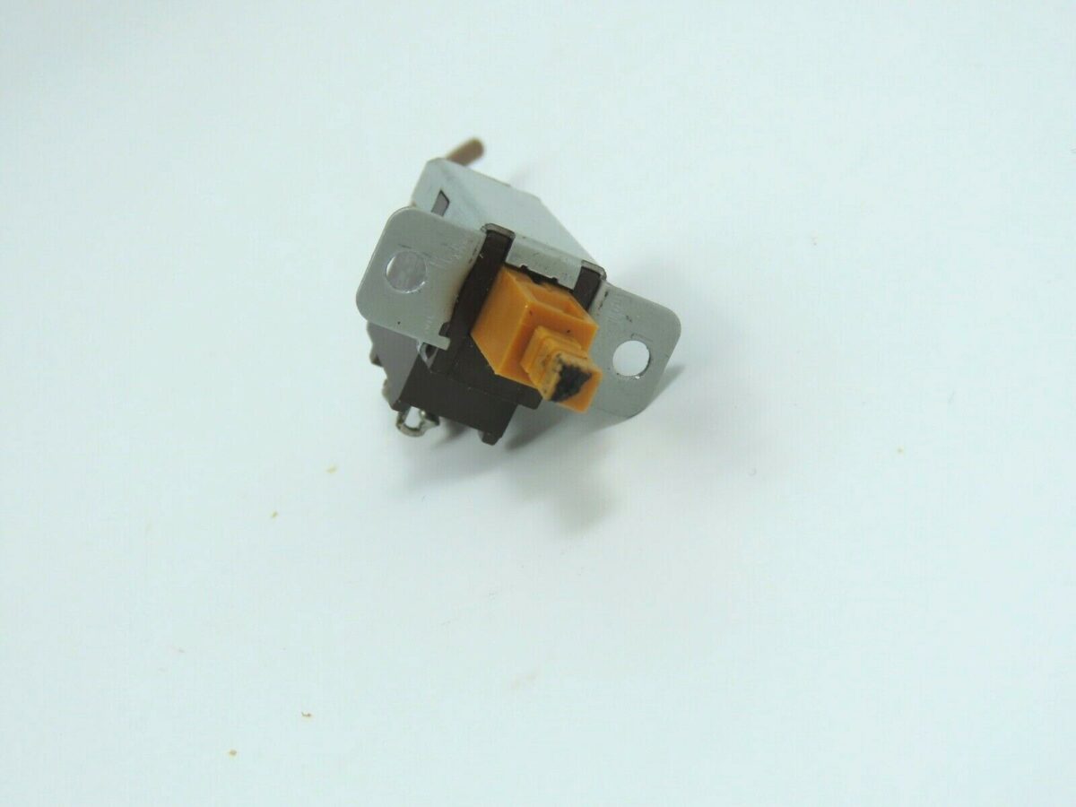 > NAD 6100 < Power On/Off Switch Tape Deck Part /B194 - Image 5