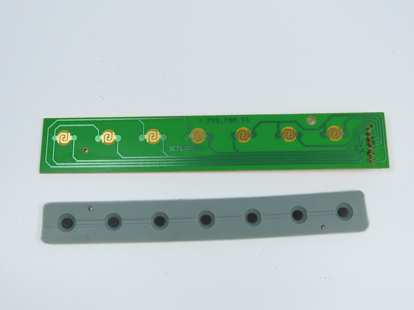 > REVOX B251 < Keyboard 2 PCB with Mat Amplifier Parts 1.725.750 /SD44