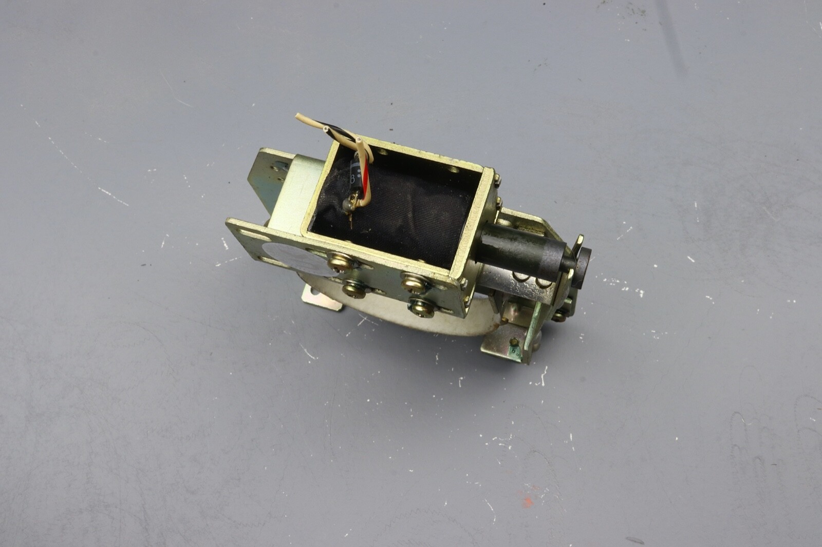 *TEAC A-3340S* Brake Assembly One Side - Reel to Reel Part /T08 - Image 5