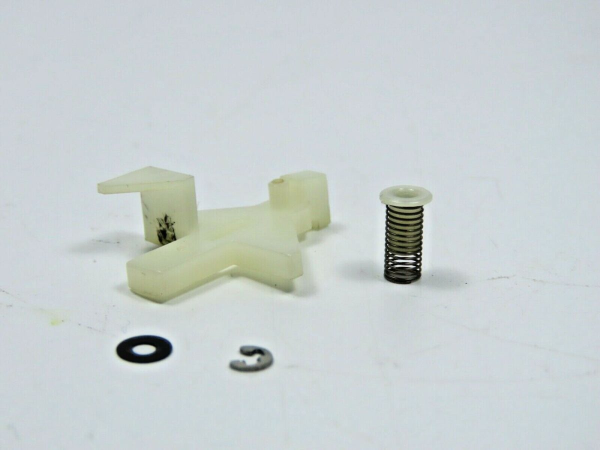 > AIWA M200 < Cassette Holder Plastic Element Tape Deck Part /B137 - Image 3