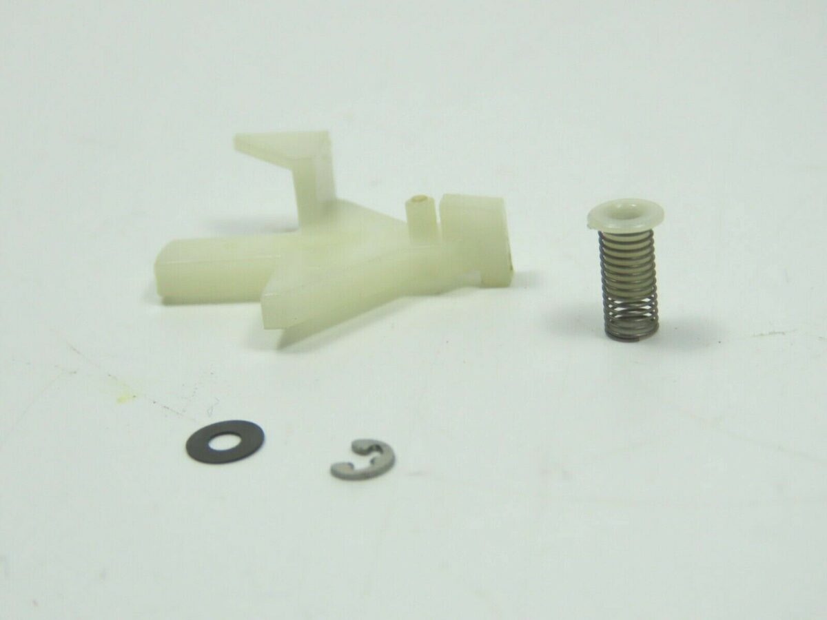 > AIWA M200 < Cassette Holder Plastic Element Tape Deck Part /B137 - Image 4