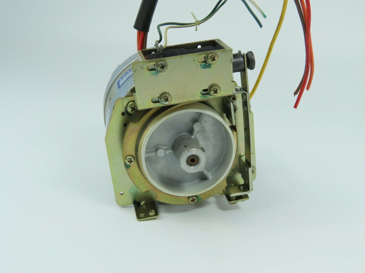 TEAC A-3340 - RH Reel Motor EM1421 23220 with Brake /T198 - Image 4