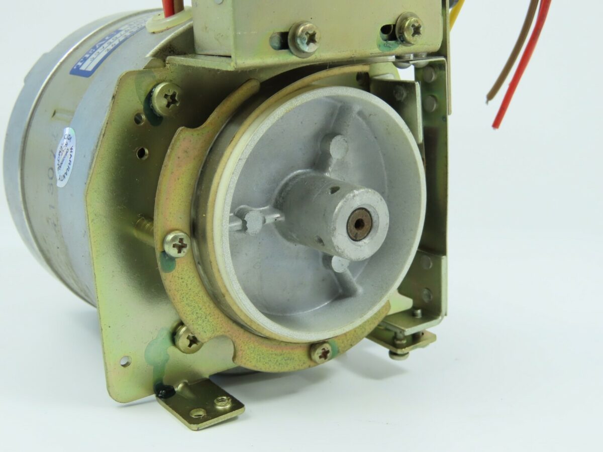 TEAC A-3340 - RH Reel Motor EM1421 23220 with Brake /T198 - Image 5