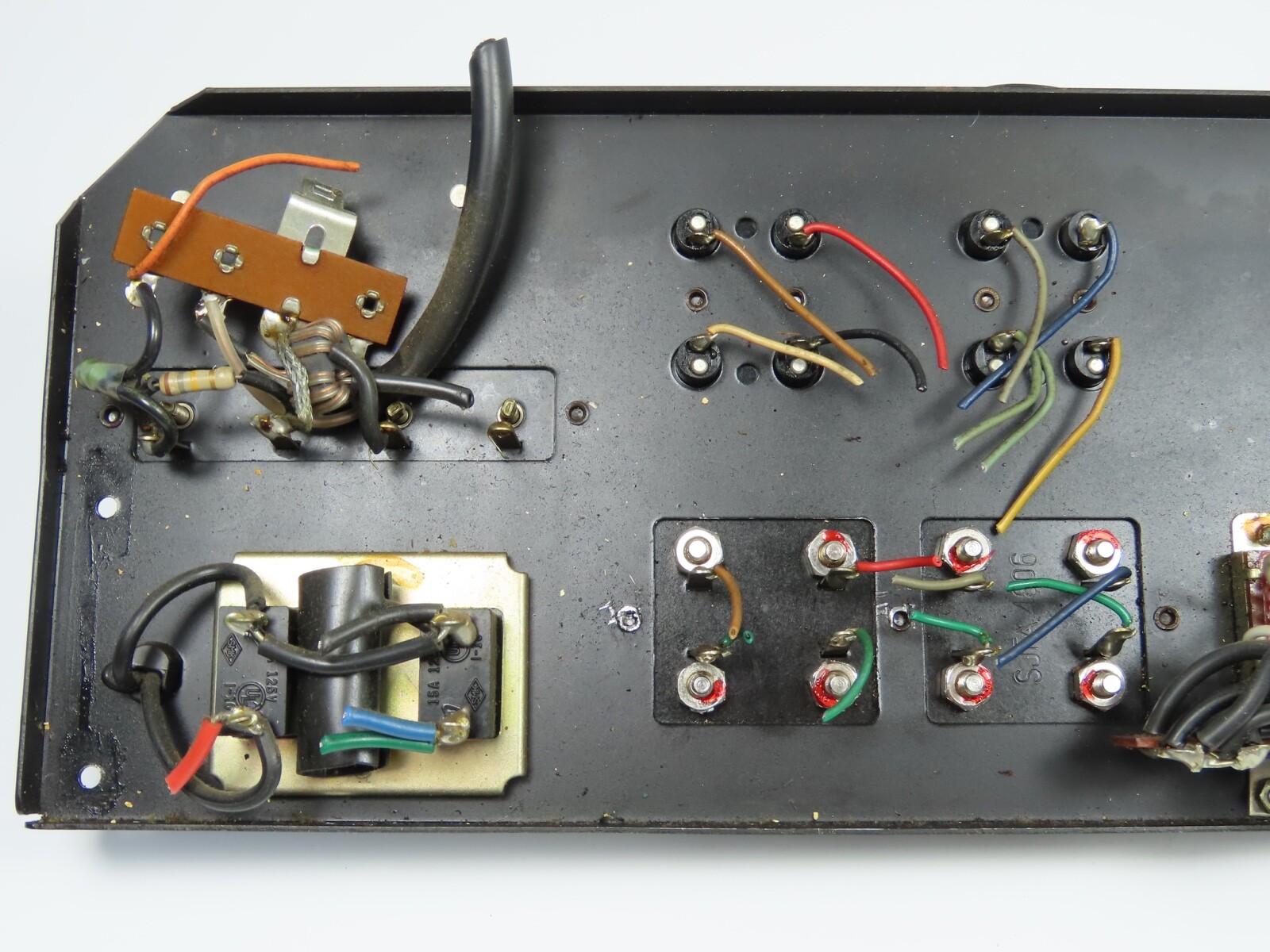 > TECHNICS SA6000X < Back Panel with Input /Output Amplifier Part /A - Image 6