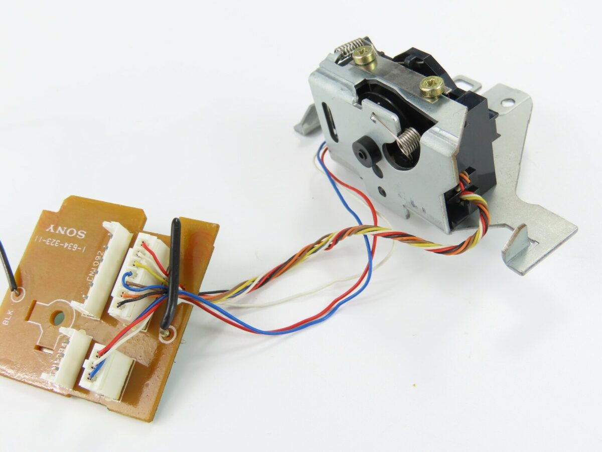 *SONY TC-WR820* Block of Head Tape Deck Part /D254 - Image 3