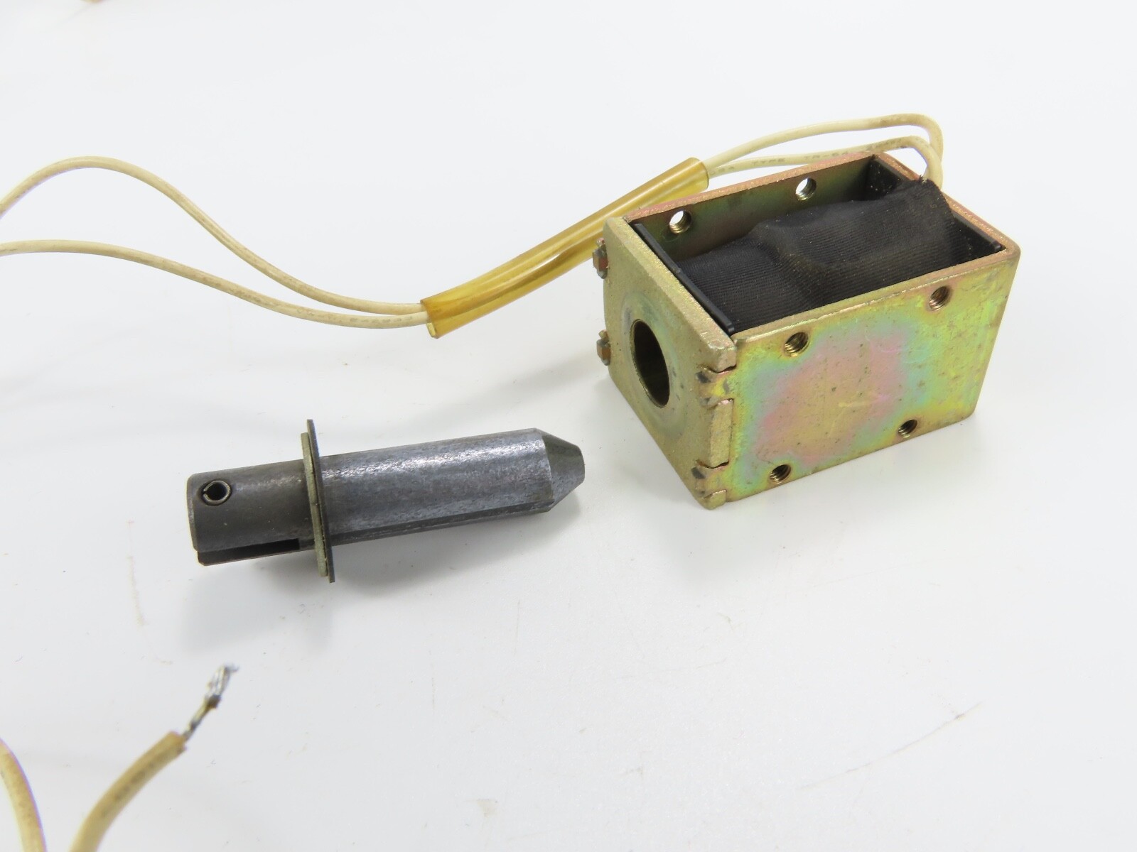 *Teac 32-2B* Break Solenoid Right/Left 51630440 Reel to Reel Part /T367 - Image 3