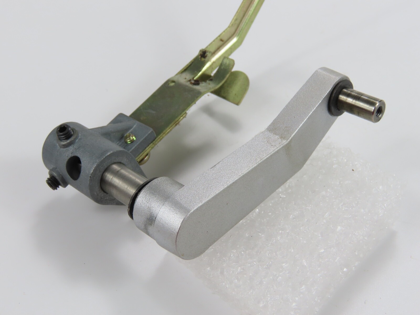 *Teac A-7300* Pinch Roller Lever Reel to Reel Parts /T459 - Image 3