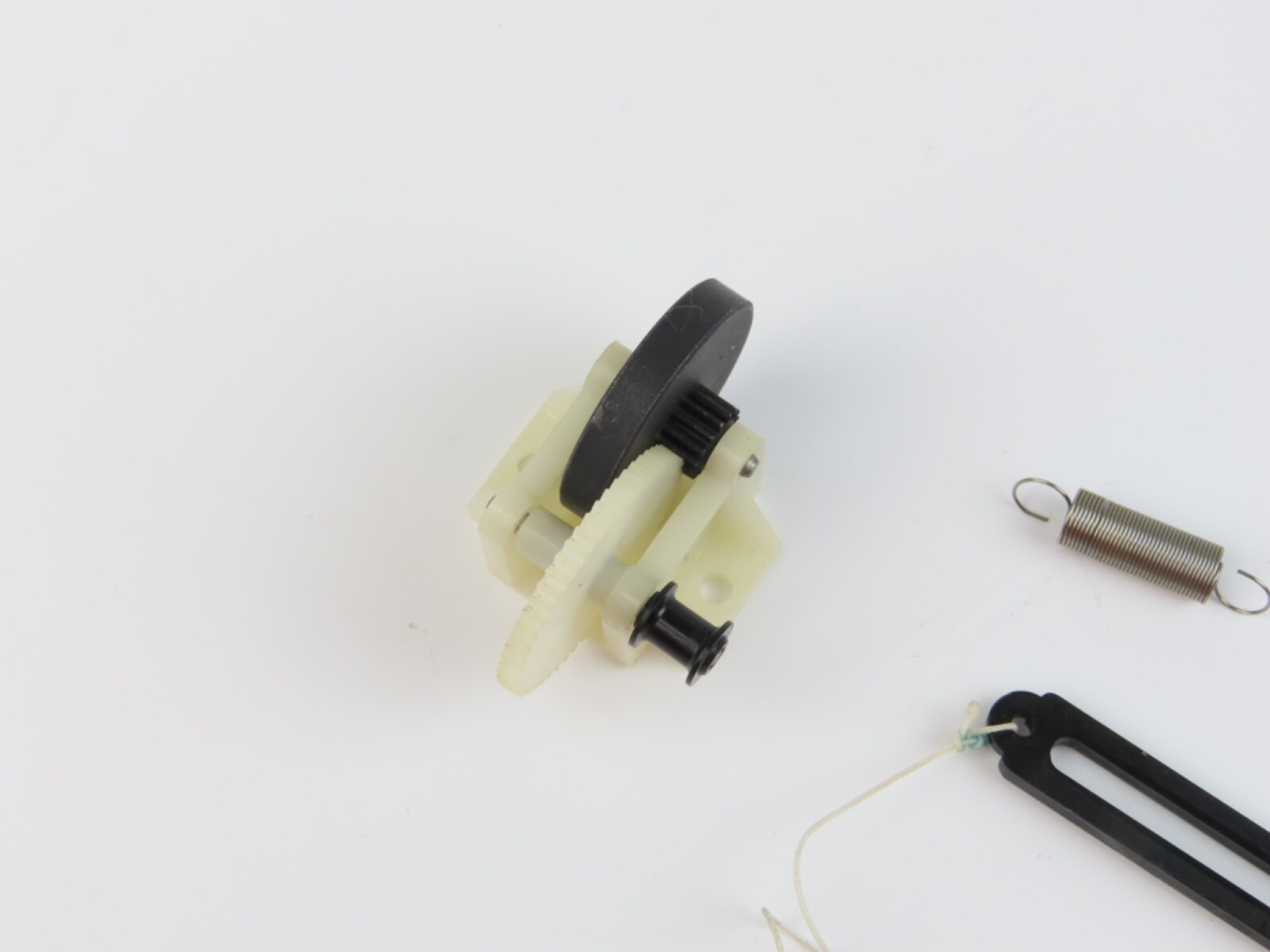 *Teac C-3X* Flap Opener Gear Tape Deck Part /B659 - Image 3