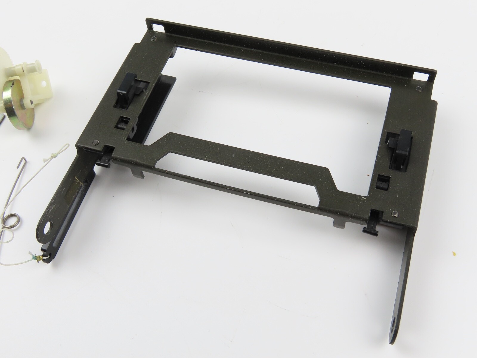 *Teac CX-270* Opener Door Mechanism Tape Deck Part /A602 - Image 3