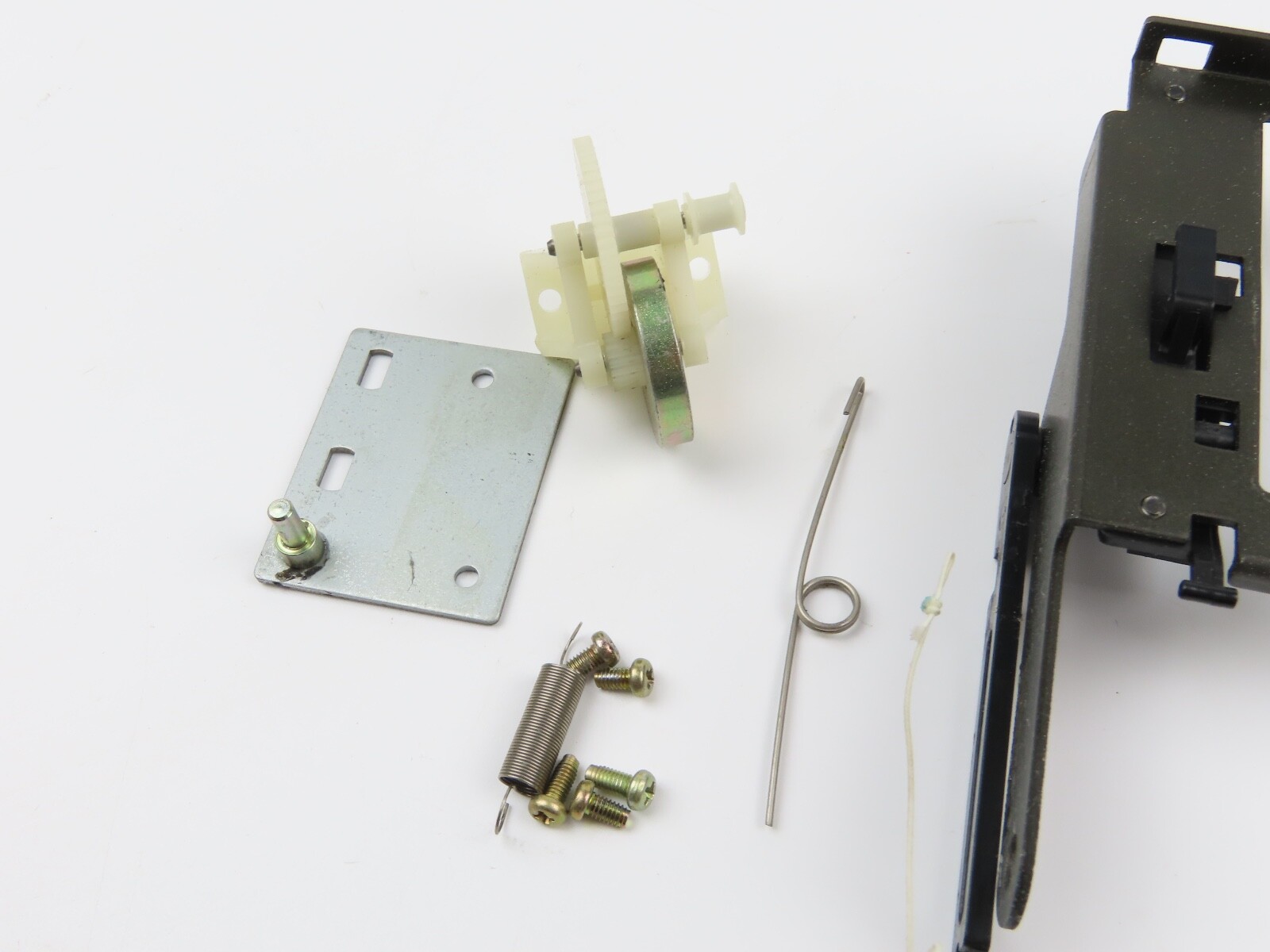 *Teac CX-270* Opener Door Mechanism Tape Deck Part /A602 - Image 4