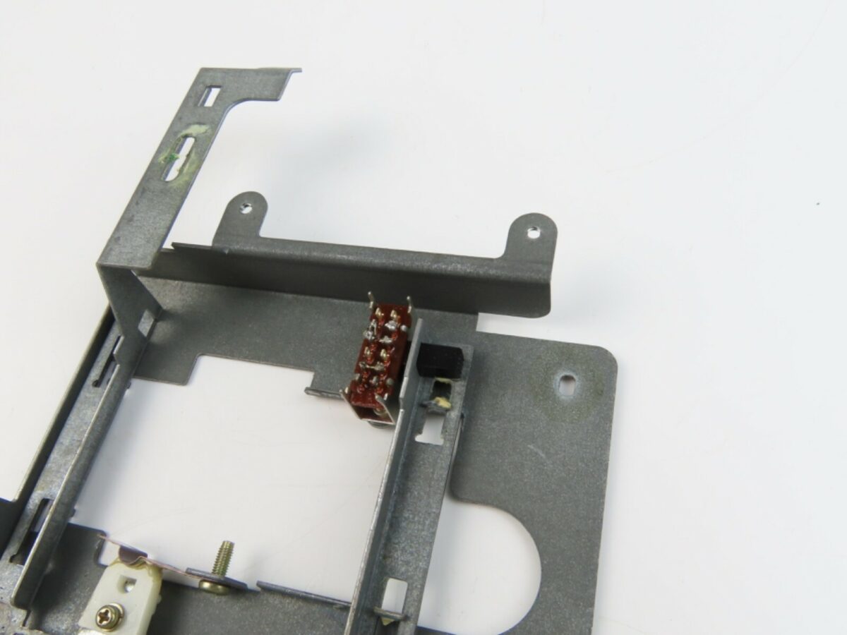 *Optonica RT-3838* Switches Bracket Tape Deck Part /E150 - Image 4