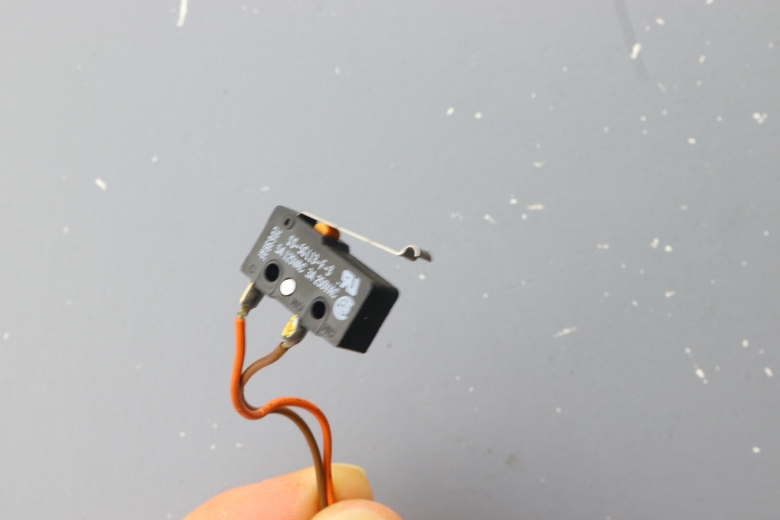 > PIONEER CT-737 Mk2 < Microswitch Tape Deck Parts no. RSF-031 /D14 - Image 4