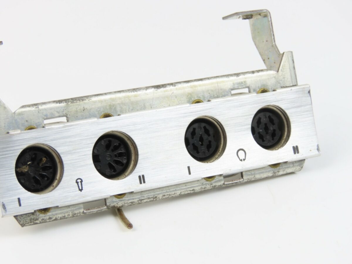 *Telefunken M250* Connection Panel Reel to Reel Part /TH33 - Image 3