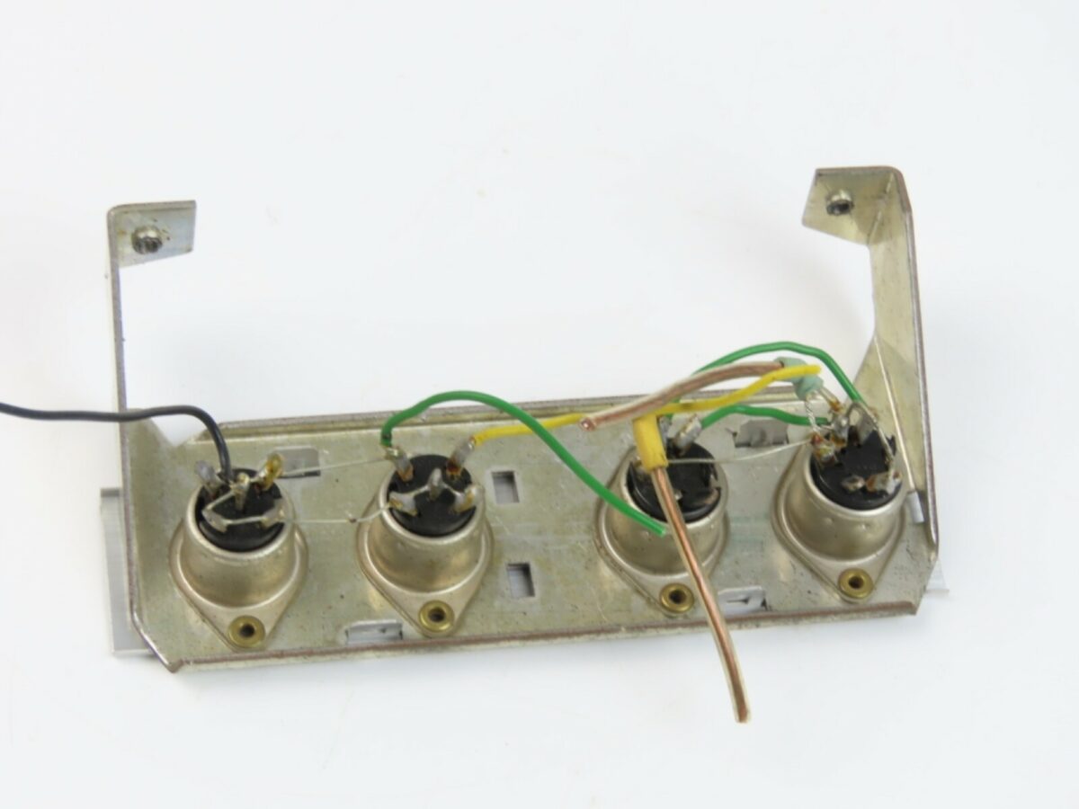 *Telefunken M250* Connection Panel Reel to Reel Part /TH33 - Image 4