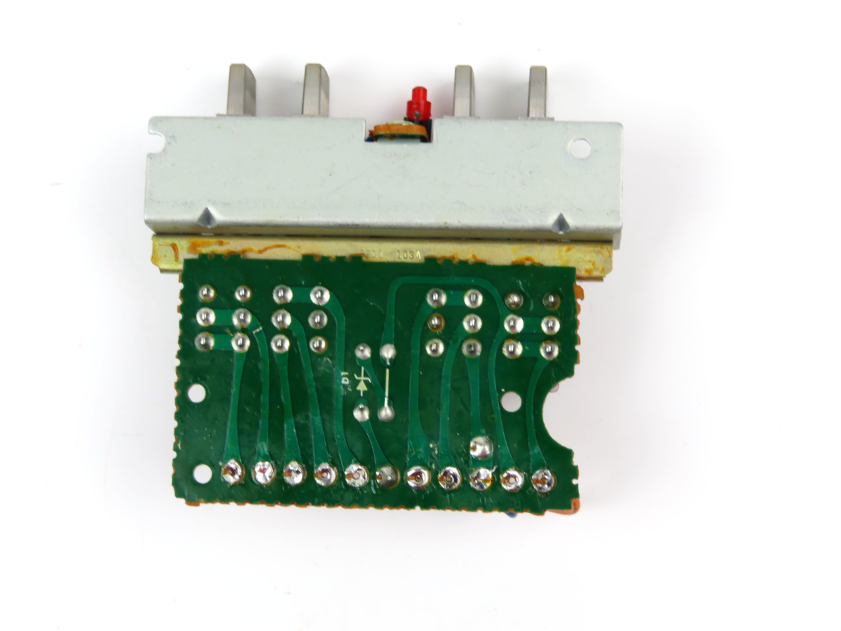 Aiwa AP-D50 - Control Switch PCB Board /E37 - Image 4