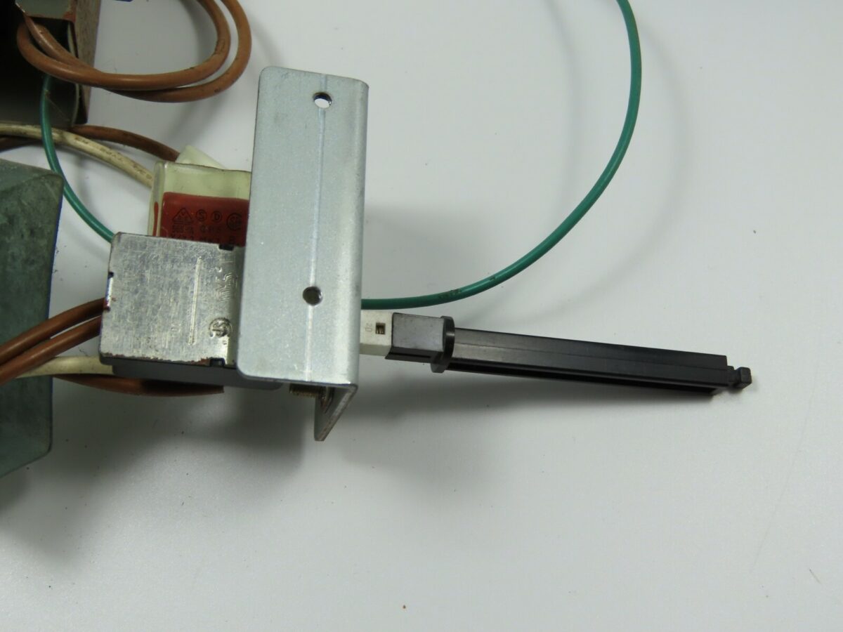 > FOSTEX B16 < Power On/Off Switch + Power Socket HiFi Audio Parts /G50 - Image 4