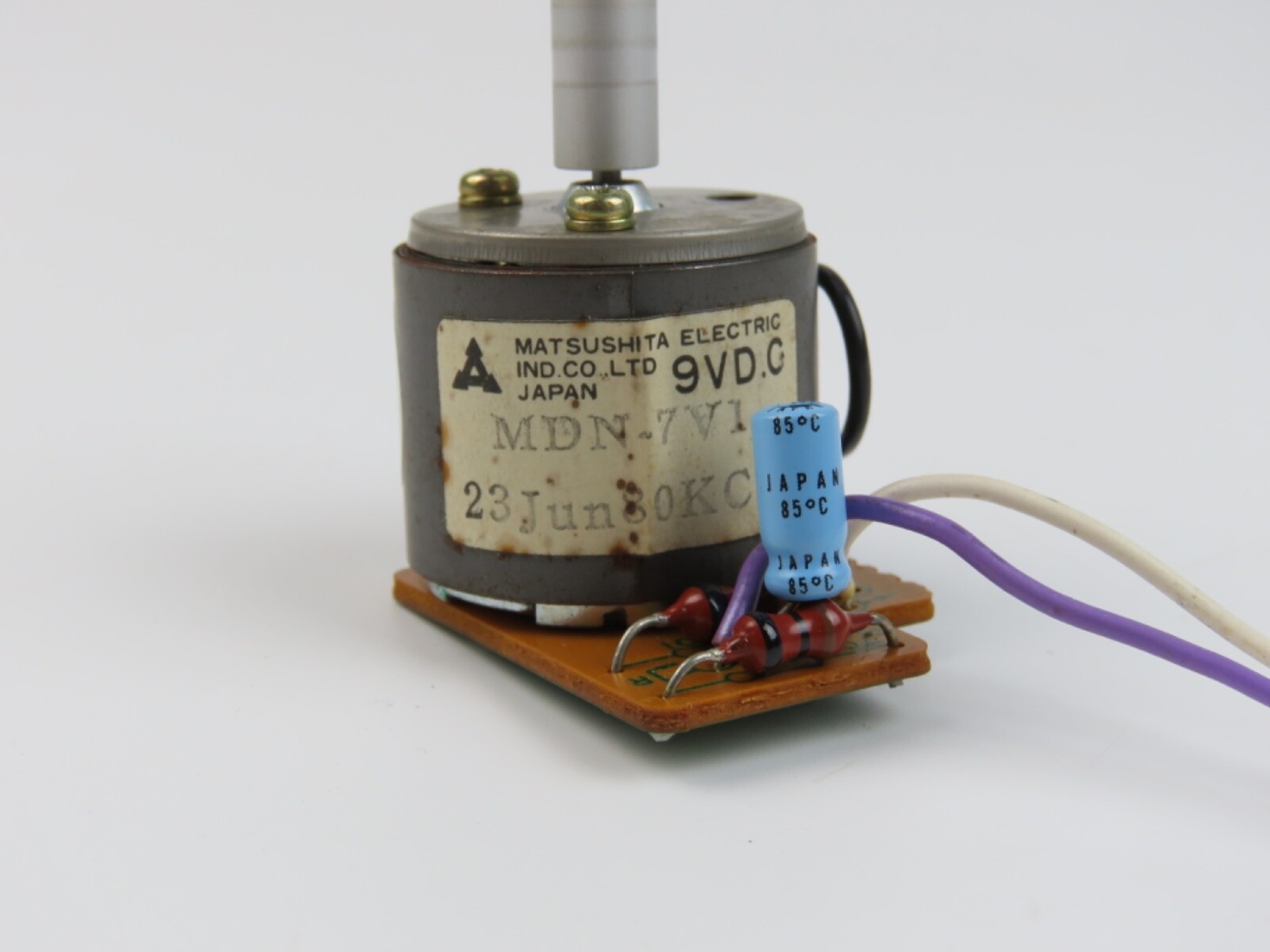 *JVC KD-A33* Capstan Motor MDN-7V1 Tape Deck Part /B629 - Image 5