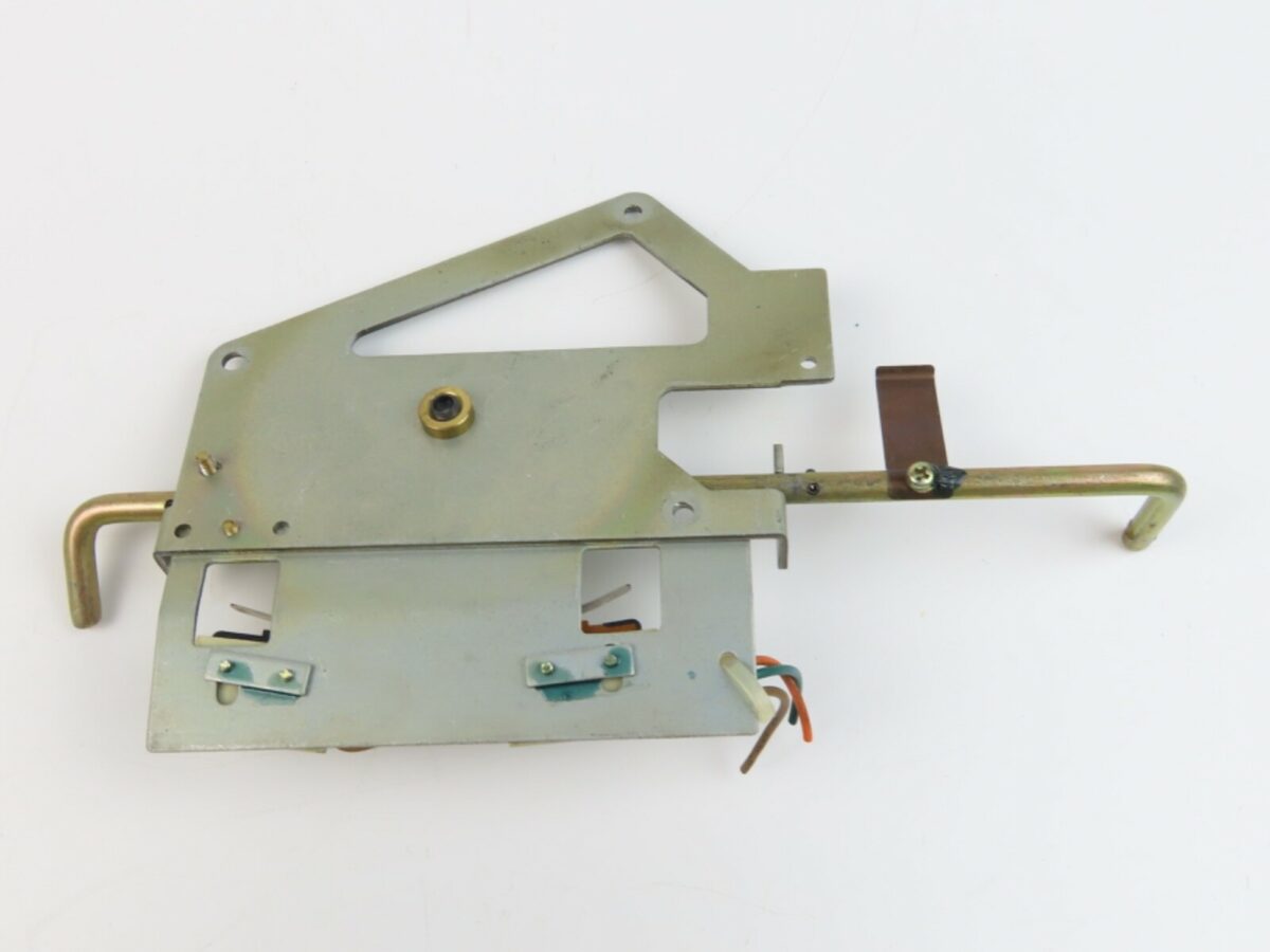 *Optonica RT-3838* Bracket with Microswitches Tape Deck Part /E148 - Image 4