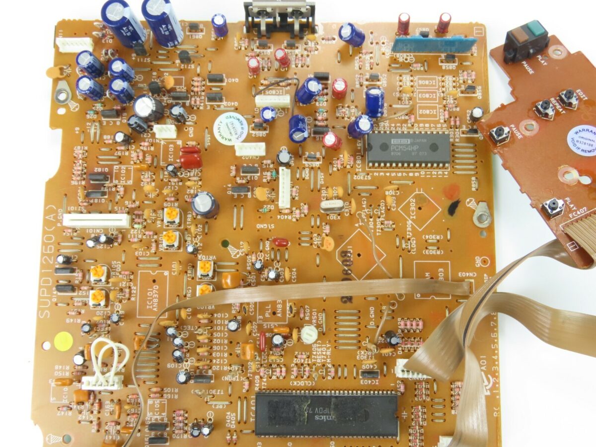 *Technics SL-P220* Motherboard with Display CD Player Part /D230 - Image 4