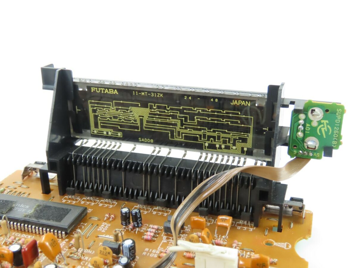 *Technics SL-P220* Motherboard with Display CD Player Part /D230 - Image 6